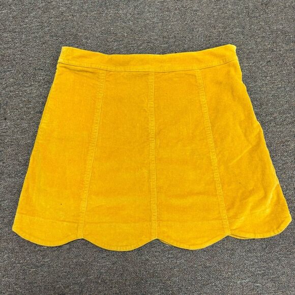 Altar’d State Yellow Mini Skirt Scallop Bottom Size Large NWT - Picture 1 of 8